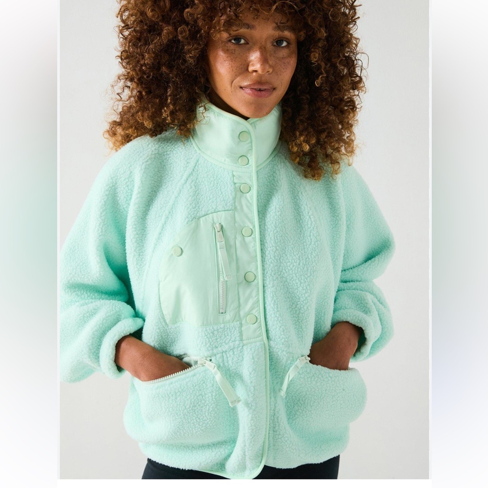 Boutique 🩵 Women's Mint Aquamarine Fleece Jacket NWOT